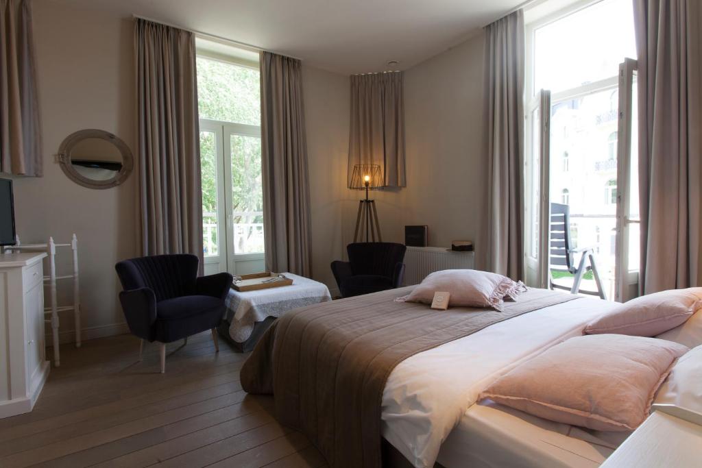 Двухместный (Двухместный номер Делюкс с 1 кроватью и балконом) отеля Hotel Apostrophe - De Haan, Де-Хаан