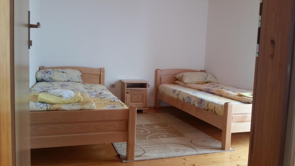 Двухместный (Двухместный номер с 2 отдельными кроватями и видом на горы) гостевого дома Rooms Kavedzic, Жабляк