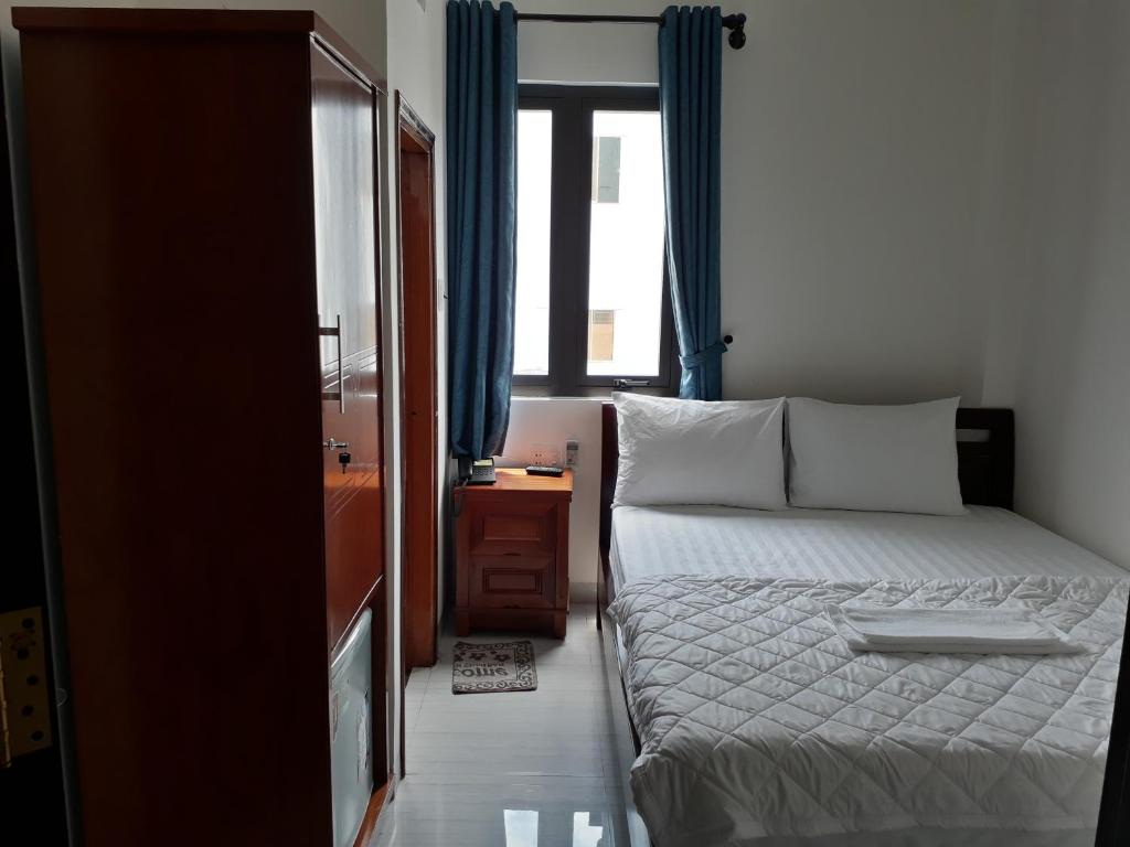 Двухместный (Небольшой двухместный номер с 1 кроватью) гостевого дома Nice Hotel, Дананг