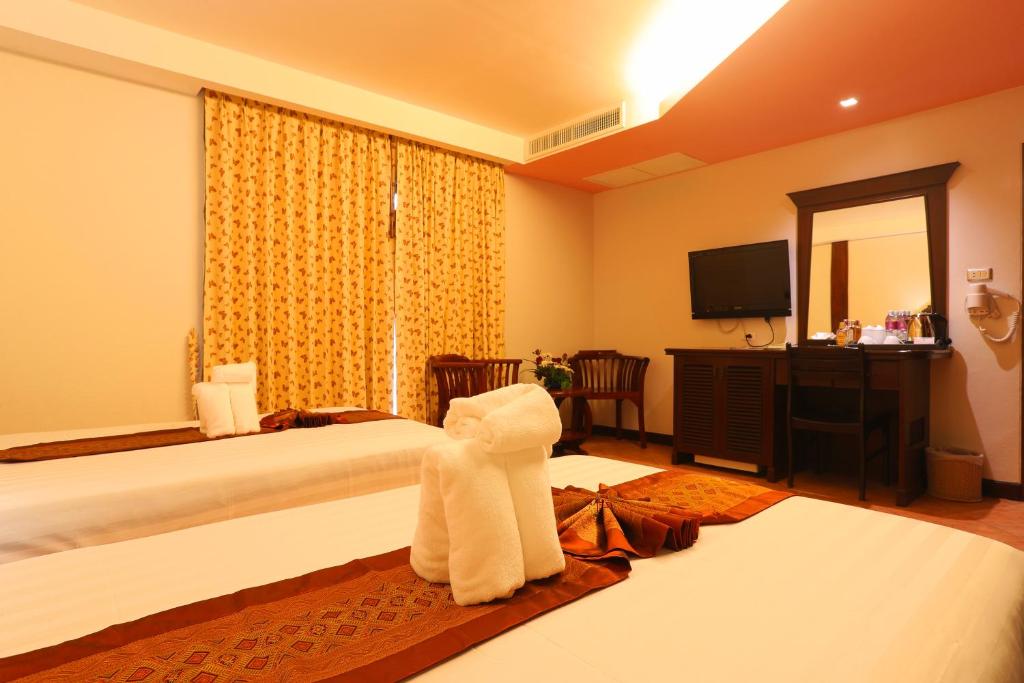 Двухместный (Стандартный двухместный номер с 1 кроватью или 2 отдельными кроватями (без вида)) отеля Baan Boa Resort, Пхукет