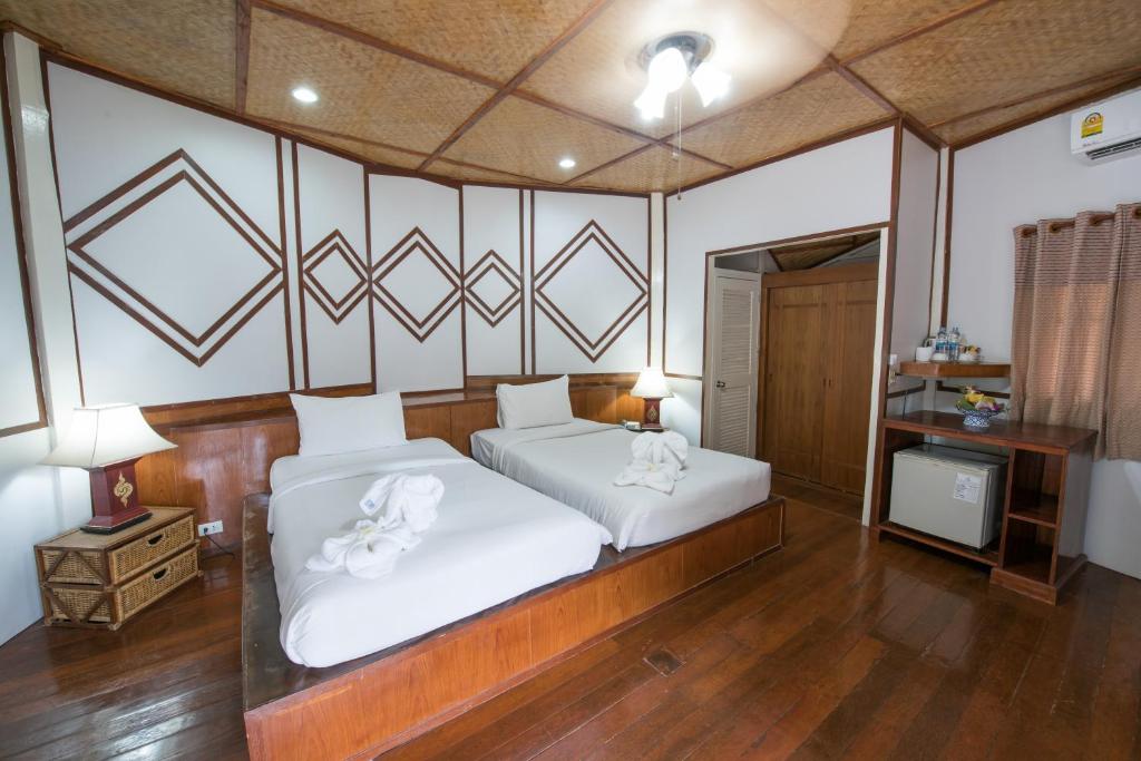 Двухместный (Улучшенный двухместный номер с 1 кроватью или 2 отдельными кроватями) курортного отеля Koh Tao Coral Grand Resort, Ко Тао