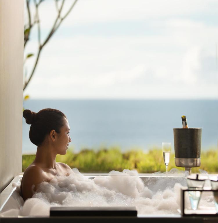 Двухместный (Indonesia Residents - Ocean Front Suite), Anantara Uluwatu Bali Resort