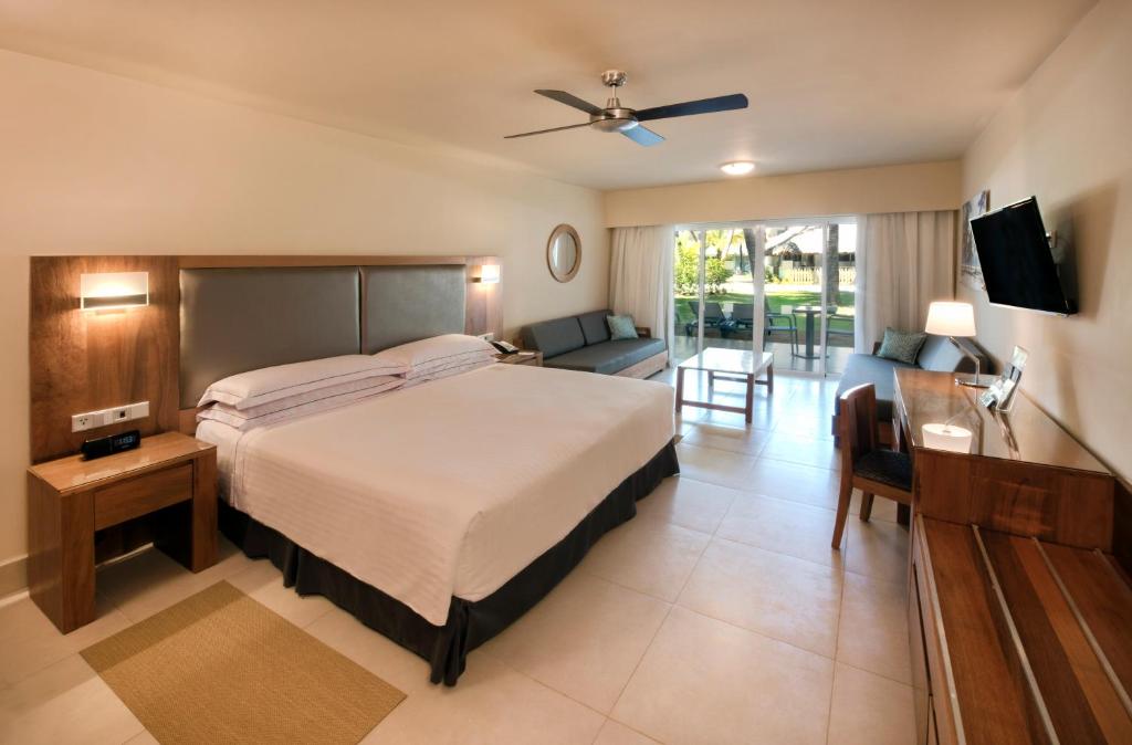 Двухместный (Улучшенный номер 2+1) курортного отеля Occidental Punta Cana, Пунта-Кана