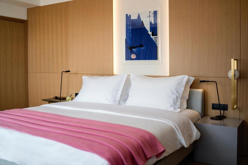Двухместный (Специальное предложение — Улучшенный двухместный номер с 1 кроватью, частичный вид на море, предоставляется трансфер от/до аэропорта) отеля Hotel Excelsior, Дубровник