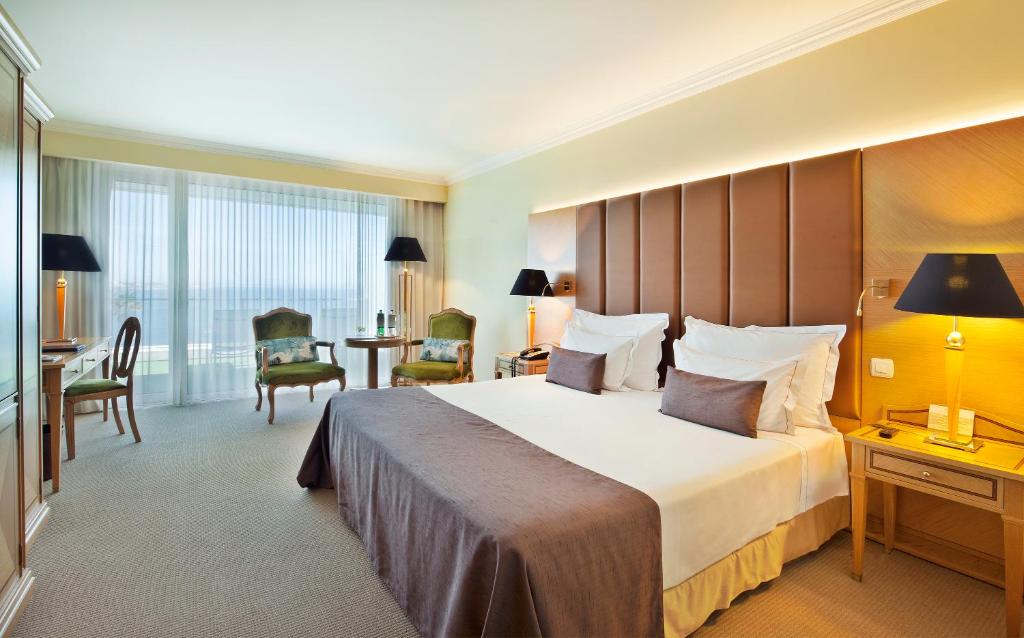 Двухместный (Двухместный номер «Премиум» с 1 кроватью или 2 отдельными кроватями) отеля Hotel Cascais Miragem Health & Spa, Кашкайш