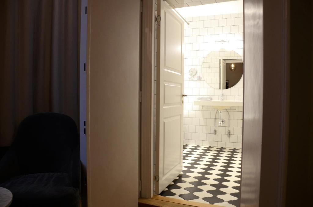 Двухместный (Улучшенный двухместный номер с 2 отдельными кроватями и ужином) отеля Clarion Collection Hotel Borgen, Эребру