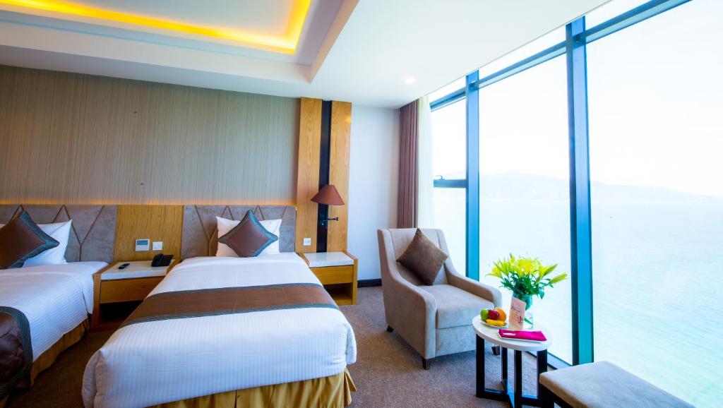 Двухместный (Двухместный номер Делюкс с 2 отдельными кроватями и видом на море) отеля Muong Thanh Luxury Da Nang Hotel, Дананг