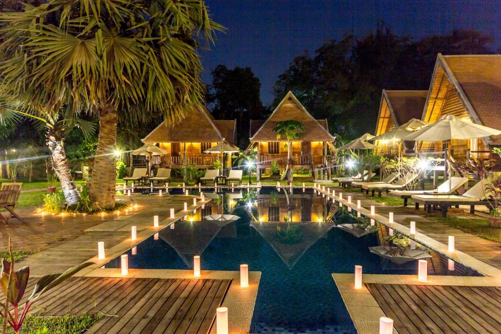 Семейный (Семейный номер Делюкс - Бесплатный трансфер до отеля) отеля Angkor Heart Bungalow, Сием Рип