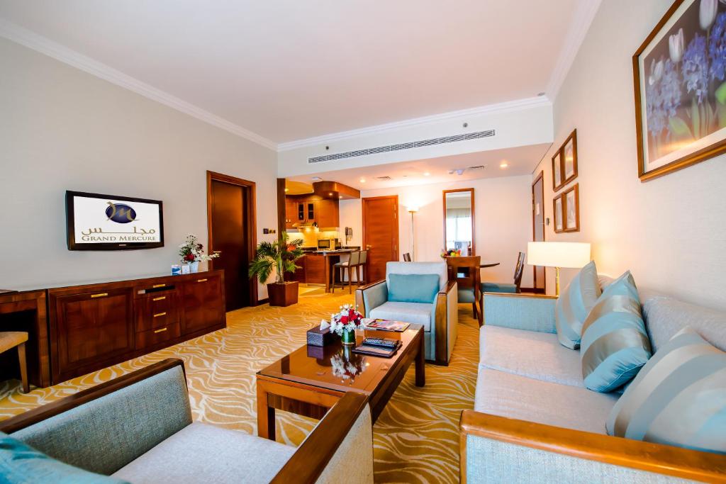 Сьюит (Люкс с 1 спальней) апарт-отеля Grand Mercure Residence, Абу-Даби