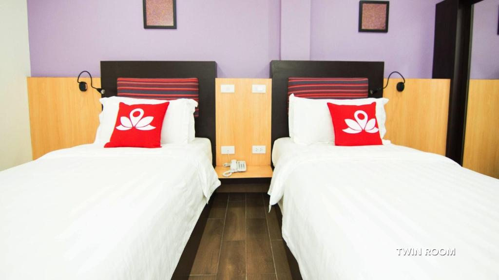 Двухместный (Двухместный номер с 2 отдельными кроватями) отеля ZEN Rooms Charurat, Бангкок