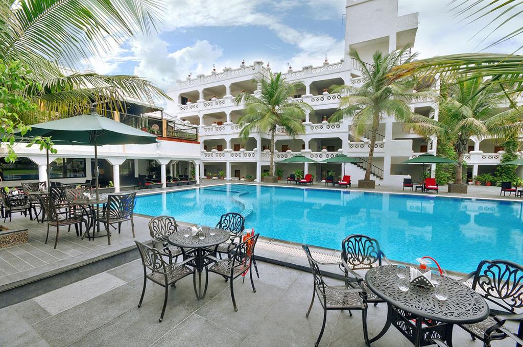 Отель Aarya Grand Hotels & Resorts, Ахмадабад