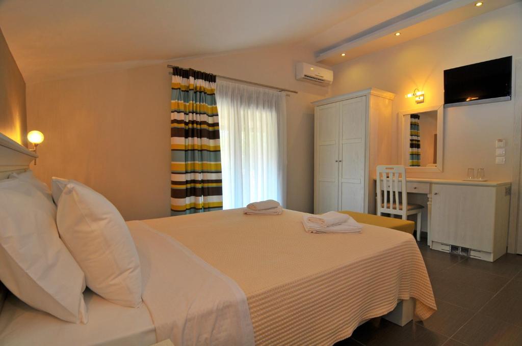 Апартаменты (Стандартный двухместный номер с 1 кроватью) апарт-отеля Ntinas Filoxenia, Скала-Потамиас