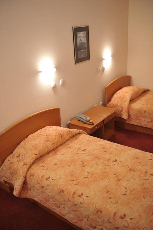 Двухместный (Двухместный номер с 2 отдельными кроватями) отеля Hotel Fontana, Бачка-Паланка