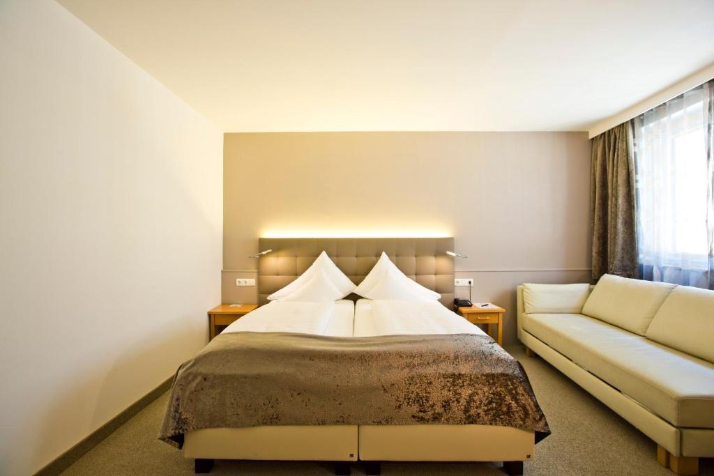 Двухместный (Двухместный номер «Комфорт» с 1 кроватью) отеля Hotel Goldenes Schiff, Бад-Ишль