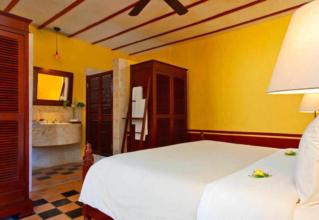 Двухместный (Guest room, 1 King, Garden view) отеля Hacienda Puerta Campeche a Luxury Collection Hotel, Кампече