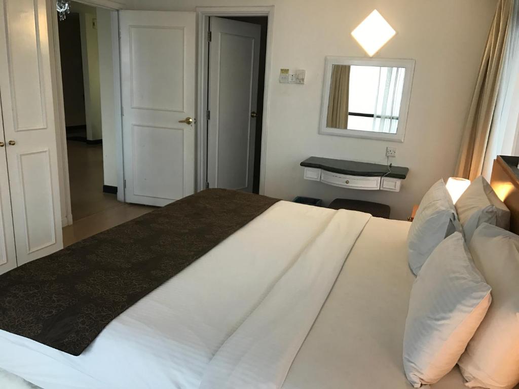 Апартаменты (Family 2-Bedroom Suite), Queens Service Suite @ Times Square