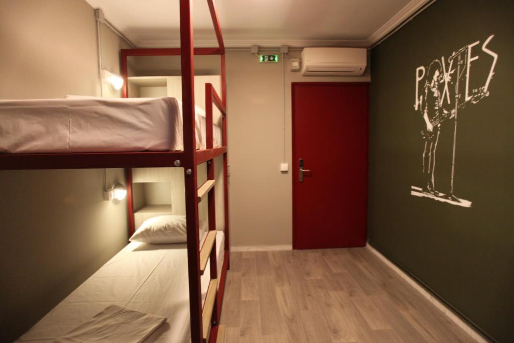 Номер (Односпальная кровать в общем номере для мужчин и женщин) хостела Stay Hybrid Hostel, Салоники