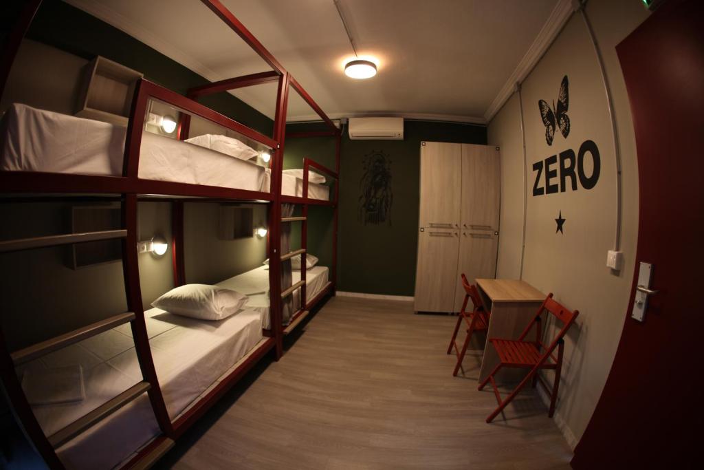 Номер (Кровать в общем 4-местном номере для мужчин и женщин) хостела Stay Hybrid Hostel, Салоники