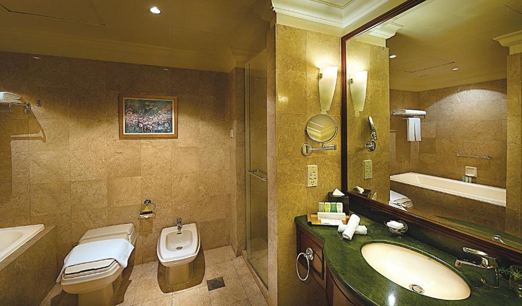 Двухместный (Номер «Премьер») отеля Berjaya Times Square Hotel, Kuala Lumpur, Куала-Лумпур