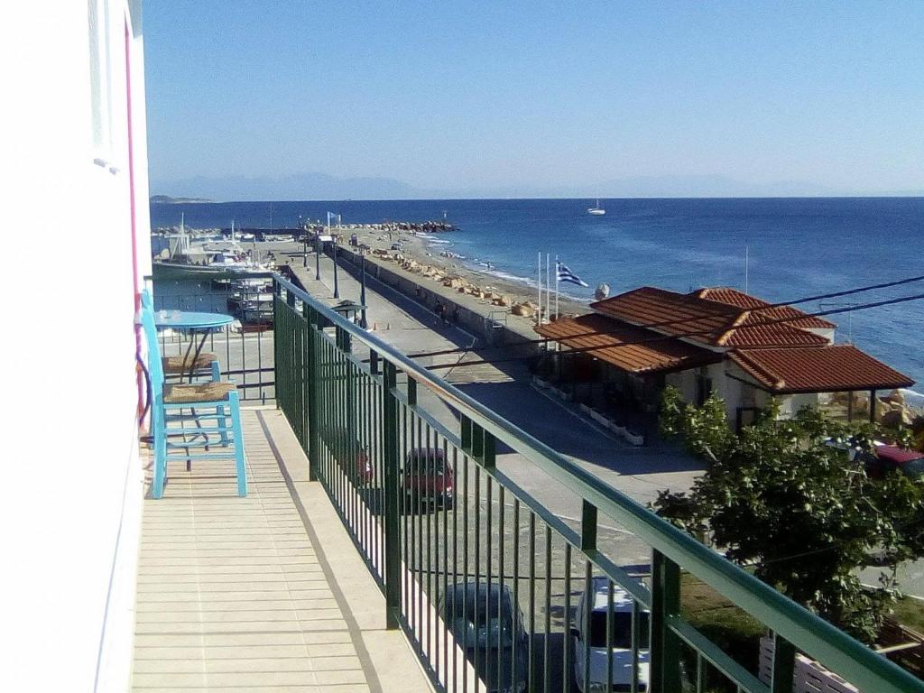 Двухместный (Двухместный номер с 1 кроватью и балконом, вид на море), Sea View with parking