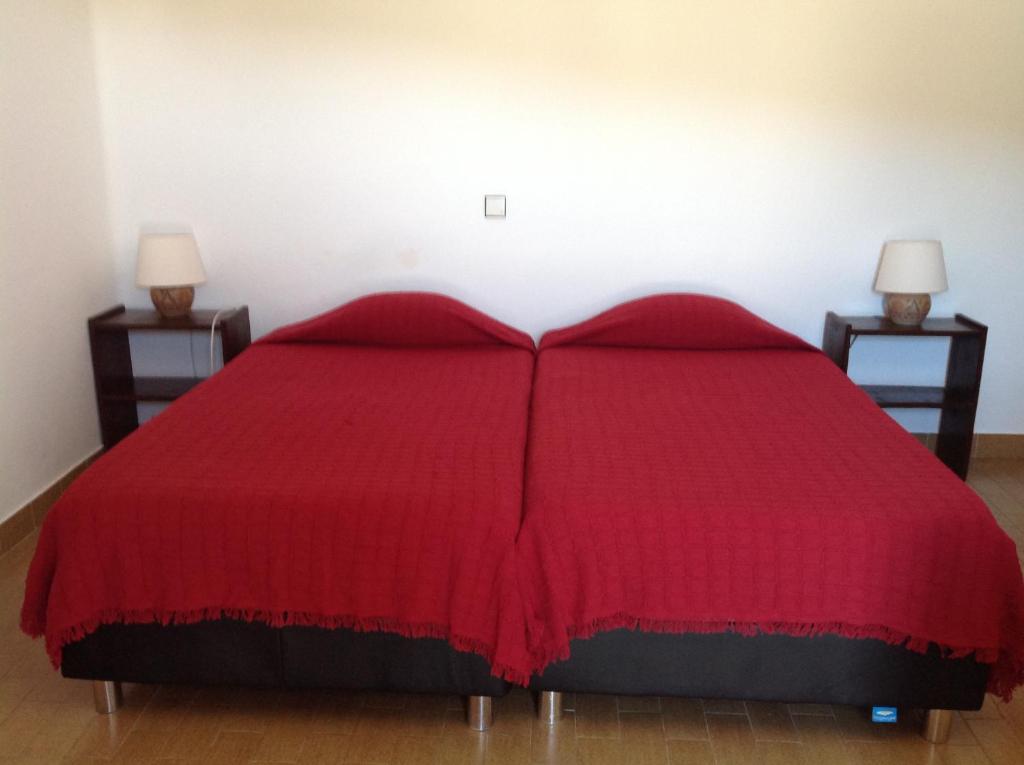 Двухместный (Двухместный номер с 2 отдельными кроватями и окном) гостевого дома Miradouro da Serra, Моншики
