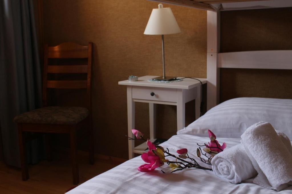 Двухместный (Двухместный номер с 1 двухъярусной кроватью и общей ванной комнатой) отеля Hotel Restaurant L'Escale, Вербье