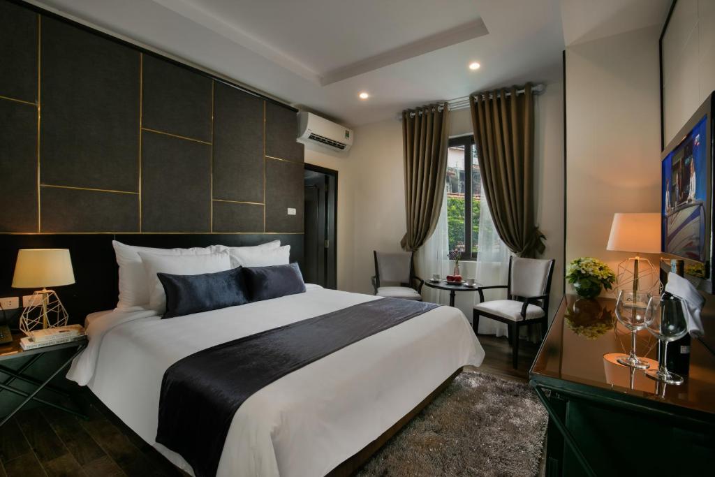 Двухместный (Двухместный номер Делюкс с 1 кроватью или 2 отдельными кроватями, вид на город) отеля La Santé Hotel & Spa, Ханой