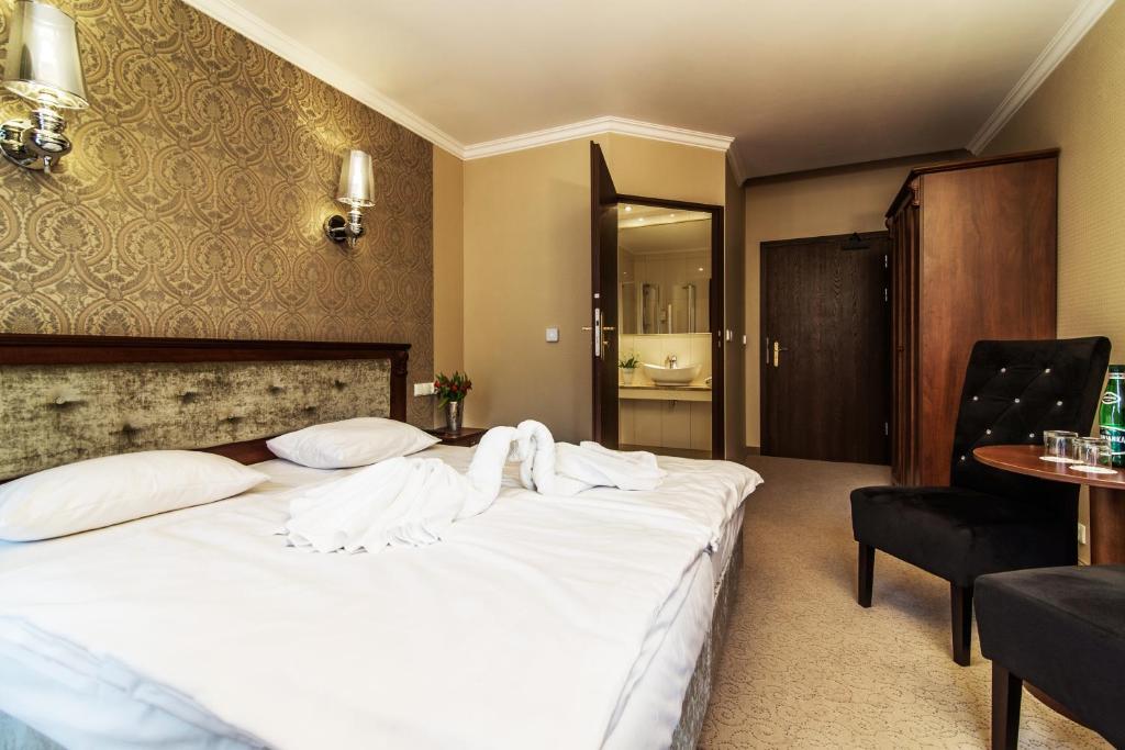 Двухместный (Новый двухместный номер «Премиум» с 2 отдельными кроватями) курортного отеля Pałac Margot SPA, Карпач