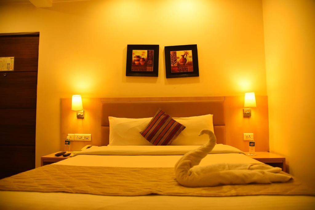 Студио (Люкс-студио), Royal Orchid Suites Whitefield Bangalore