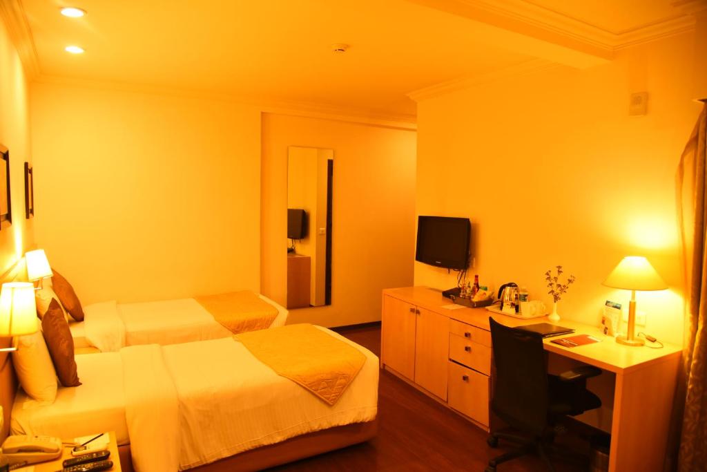 Студио (Люкс-студио), Royal Orchid Suites Whitefield Bangalore