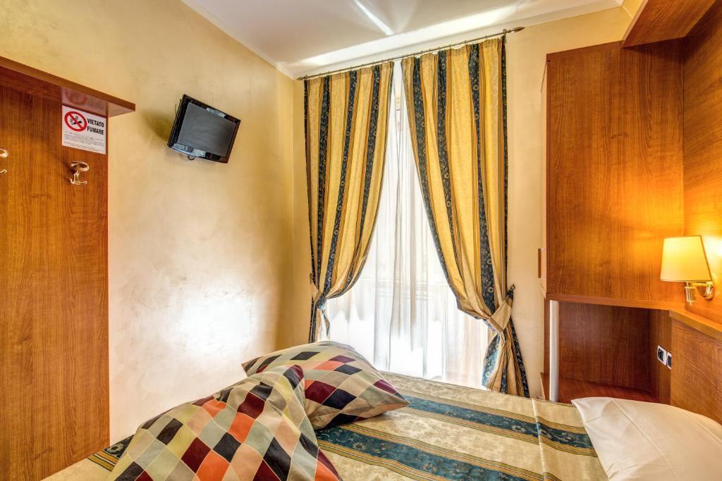 Двухместный (Двухместный номер с 2 отдельными кроватями) отеля Hotel Maryelen, Рим
