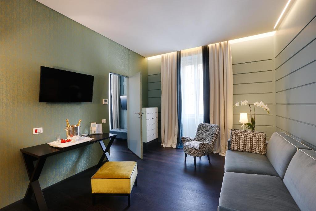 Сьюит (Люкс) отеля Stendhal Dependance Luxury Suites, Рим