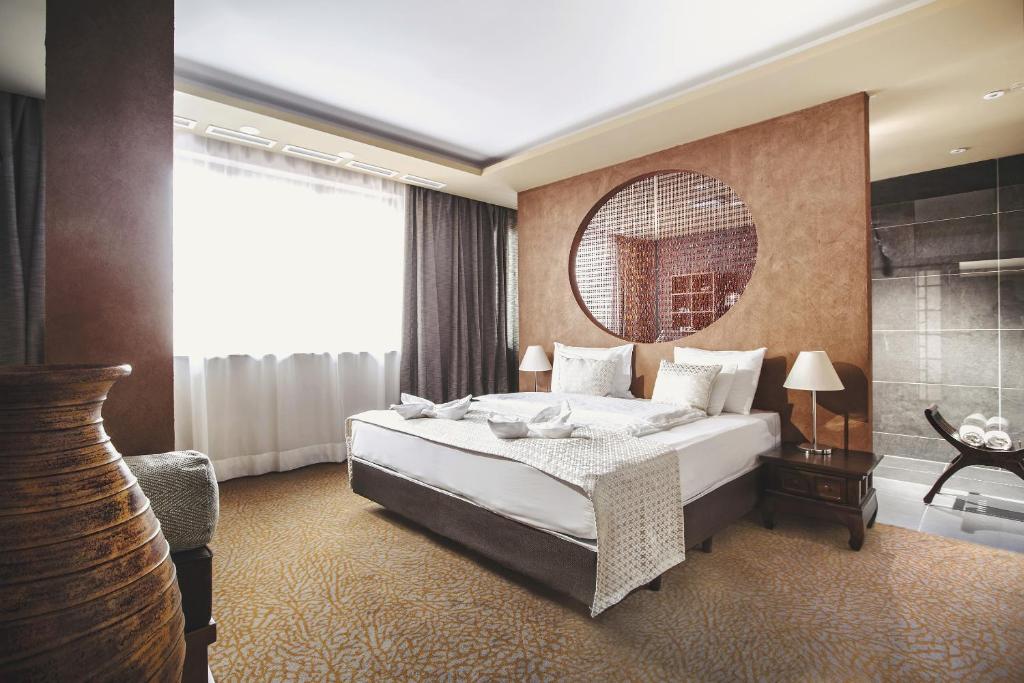 Сьюит (Президентский люкс с балконом) отеля Caramell Premium Resort Superior, Бюк