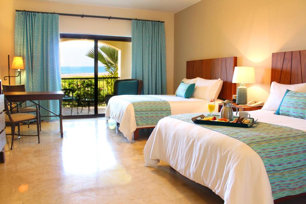 Двухместный (2 Queens Ocean View) курортного отеля Estrella del Mar Resort Mazatlan, Масатлан