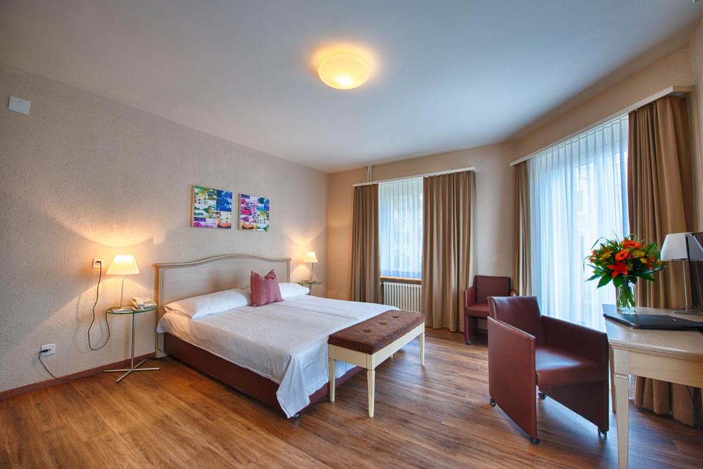 Двухместный (Улучшенный двухместный номер с 1 кроватью) отеля Hotel Neufeld, Цюрих