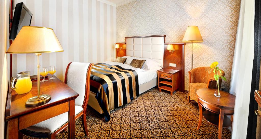 Двухместный (Классический двухместный номер с 1 кроватью и окном) отеля Grand Hotel Praha, Высокие Татры