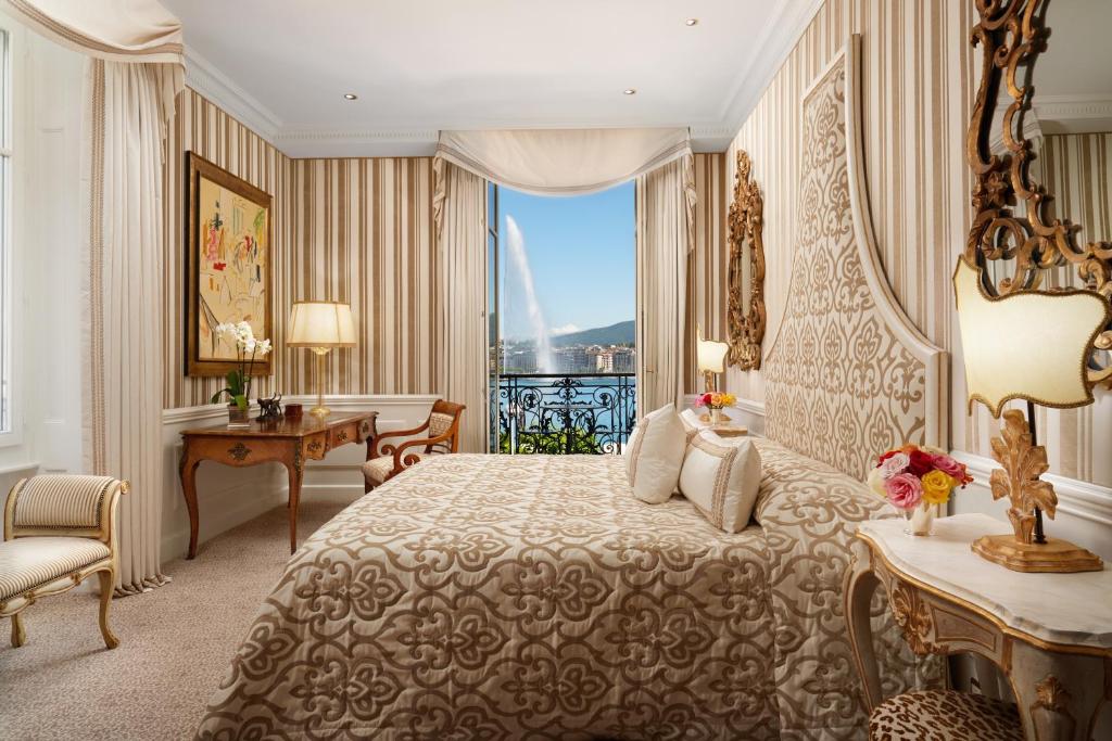 Сьюит (Люкс Bellevue с видом на озеро) отеля Hotel d'Angleterre, Женева