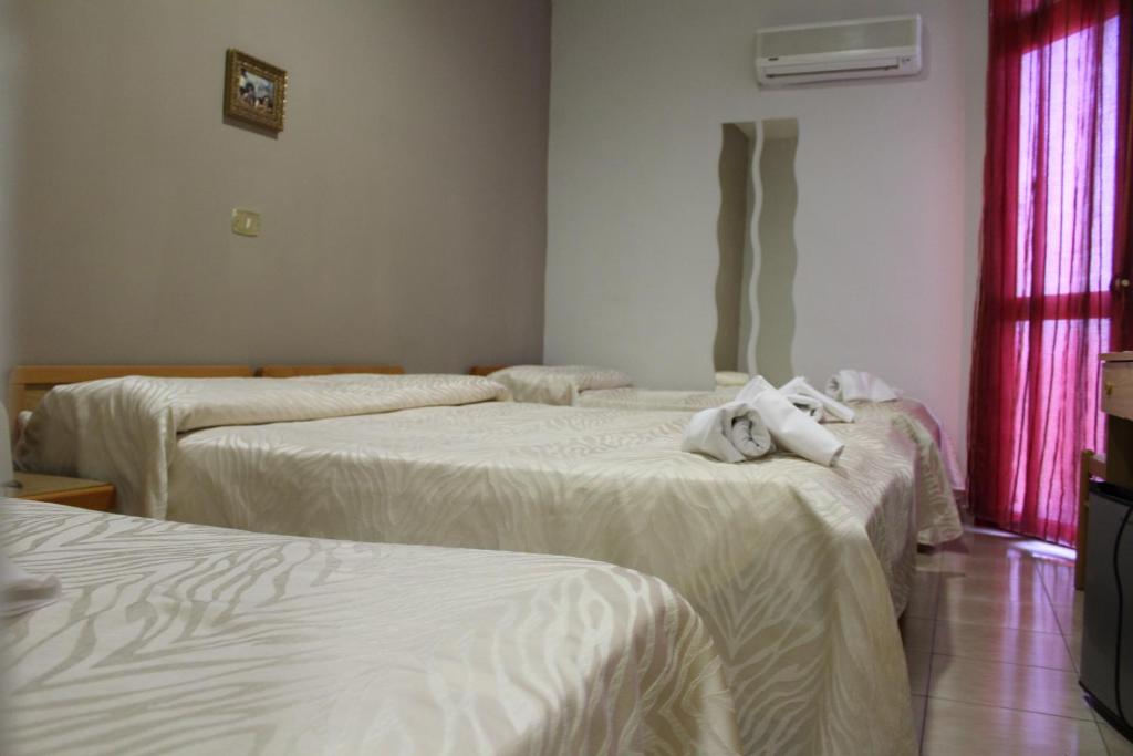 Четырехместный (Четырехместный номер) отеля Hotel Santuario, Помпеи