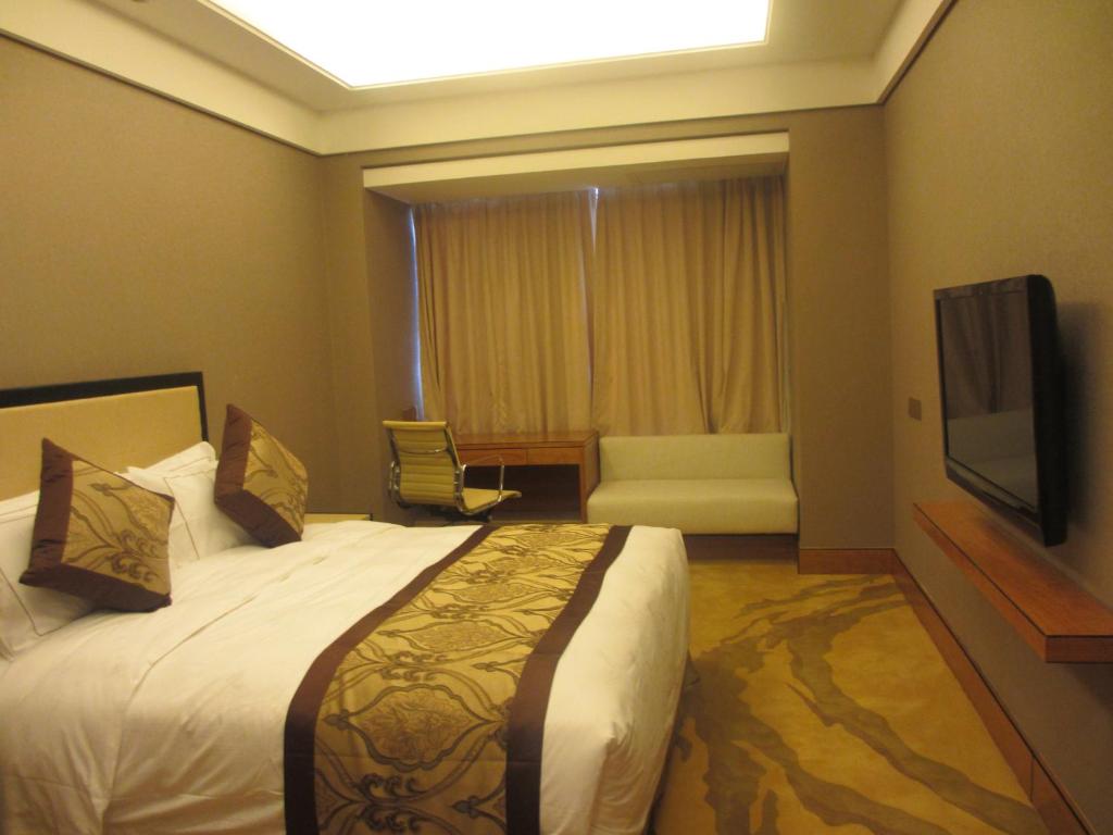 Двухместный (Улучшенный номер с кроватью размера «queen-size») отеля Vertical City Hotel Guangzhou, Гуанчжоу