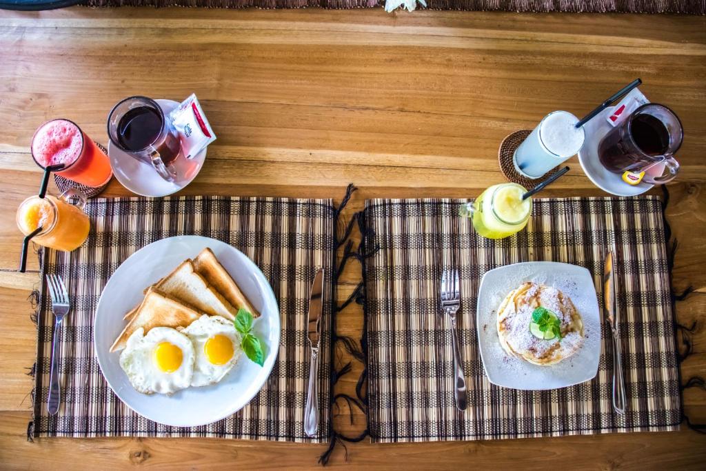 Двухместный (Номер с кроватью размера «queen-size» и видом на бассейн), La-Meli Villas Ubud