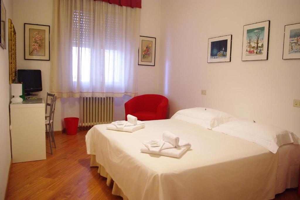 Двухместный (Стандартный двухместный номер с 1 кроватью или 2 отдельными кроватями) отеля Il Girasole High Quality Inn, Милан