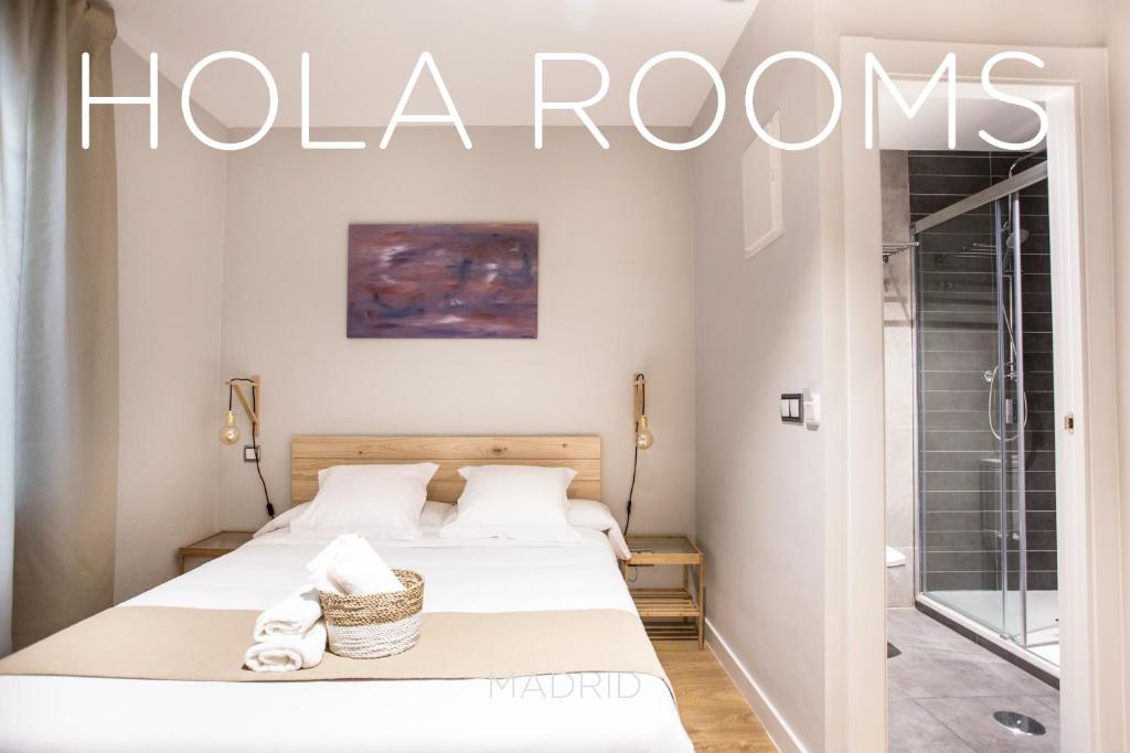 Трехместный (Стандартный трехместный номер) гостевого дома Hola Rooms, Мадрид