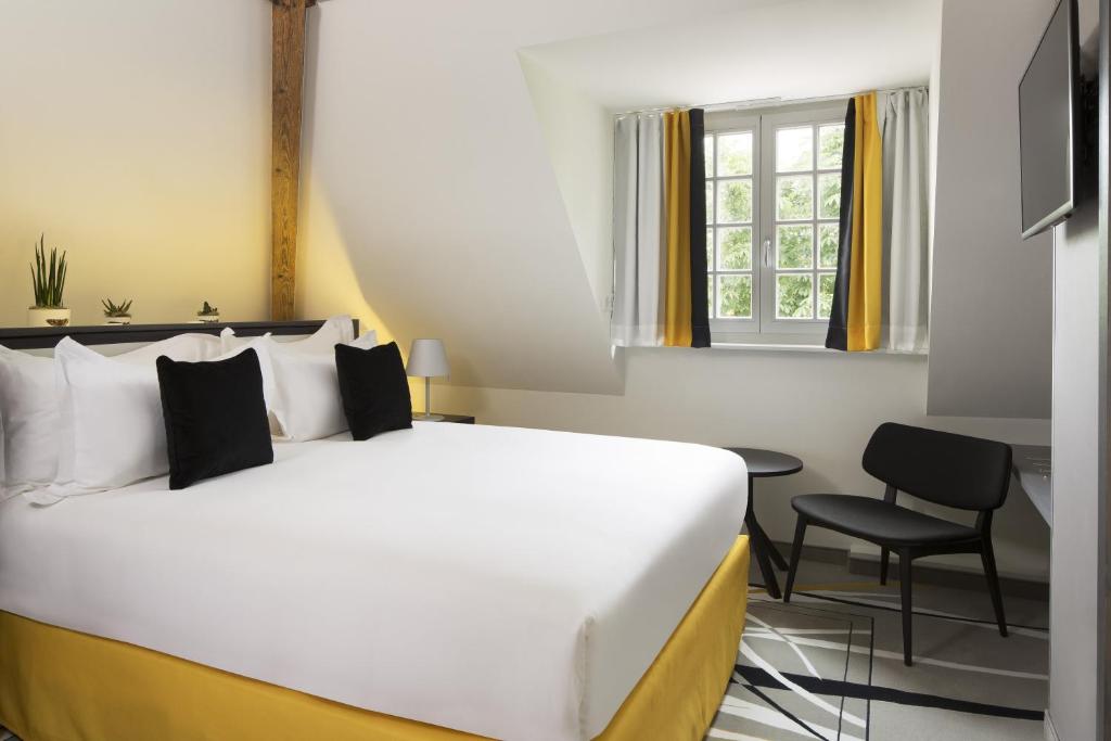 Двухместный (Улучшенный двухместный номер с 1 кроватью) отеля Hotel Des XV, Страсбург