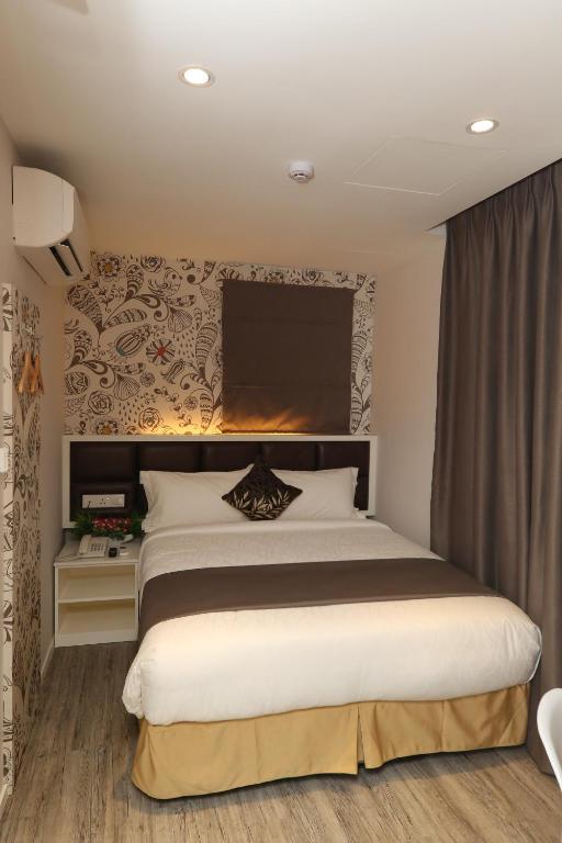 Двухместный (Улучшенный номер с кроватью размера «queen-size») отеля M&M Hotel, Куала-Лумпур