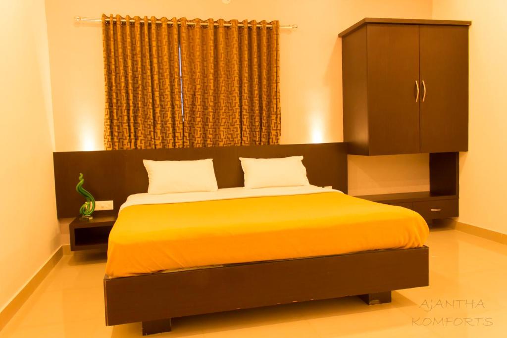 Отель Ajantha Komforts, Bengaluru, Бангалор