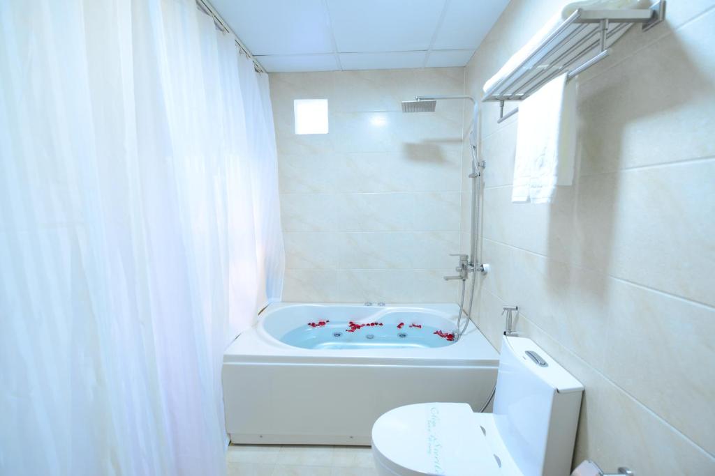 Двухместный (Superior Double Room - Day use offer (2 Hours)) отеля Blue Hanoi Inn Luxury Hotel, Ханой