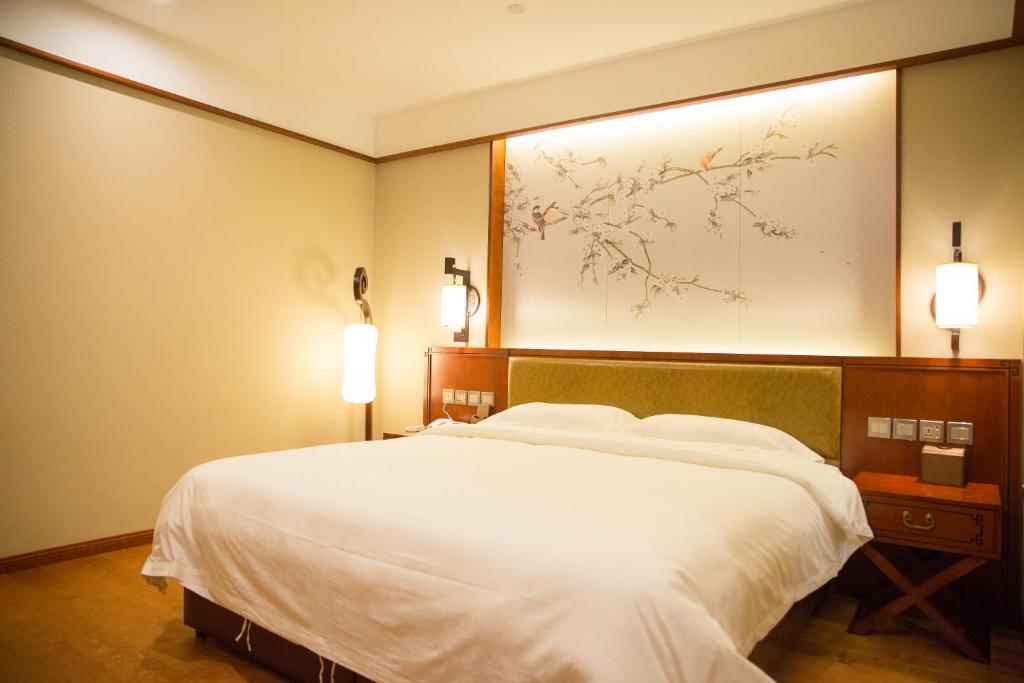 Двухместный (Chinese Mainland Citizen Only-Vintage Double Room - No Window), Qian Men Inn