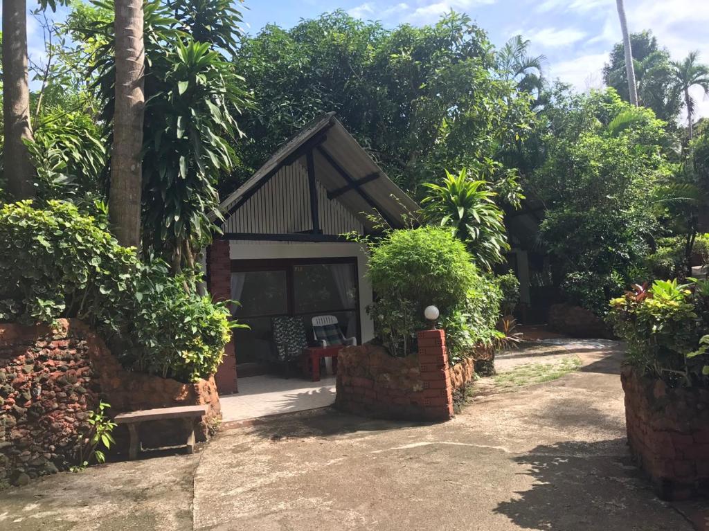 Номер (Стандартное бунгало с вентилятором), Pine Bungalow Krabi