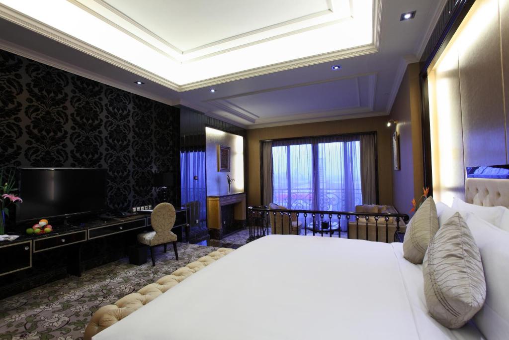 Двухместный (Номер «Шато Премьер» с кроватью размера «king-size») отеля Chateau Star River Pudong Shanghai, Шанхай