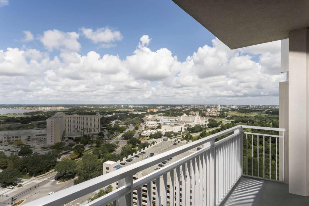 Четырехместный (Номер с 2 кроватями размера «queen-size» и балконом), Hyatt Regency Orlando